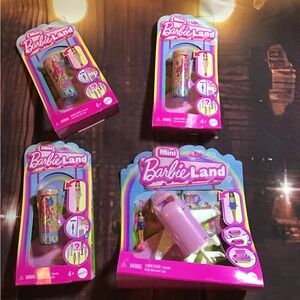 Mini barbie land 3 color reveal & airplane -NEW